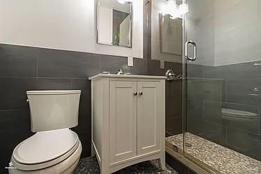 Rented by Dixon Advisory USA Inc.