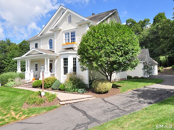 4th image of 136 Village Gate Drive