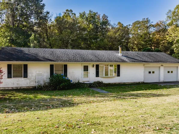 11656 Carbondale Rd, Nelsonville, OH 45764