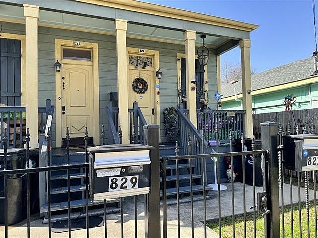 1st image of 824 Teche St