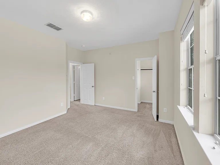3920 Autumn Ln — Photo 33