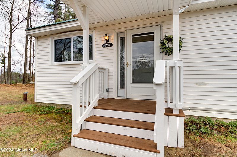 5th image of 256 Lathrop Road