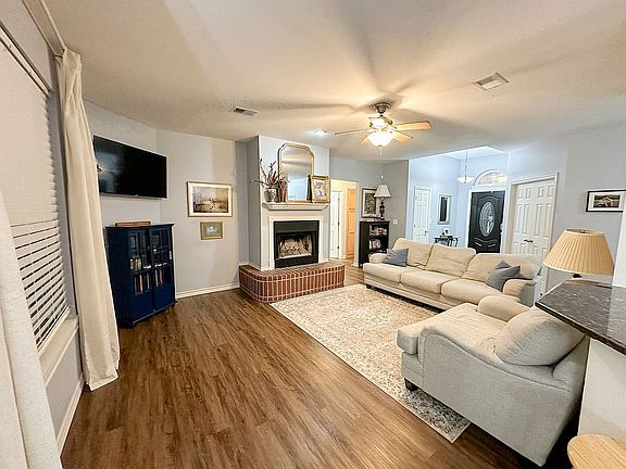 3rd image of 5814 Cathedral Dr
