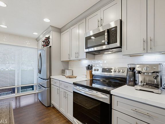 4th image of 34 Corniche Dr Unit D