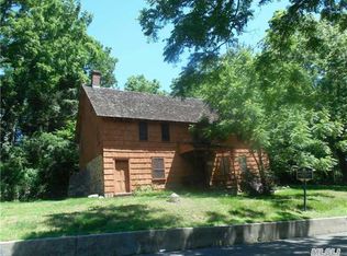 853 Saint Johnland Rd, Kings Park, NY 11754
