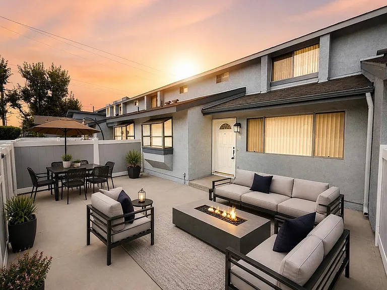 900 W Sierra Madre Ave #17 — Photo 3