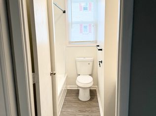 8 Bradford Dr APT B, Greenfield, MA 01301