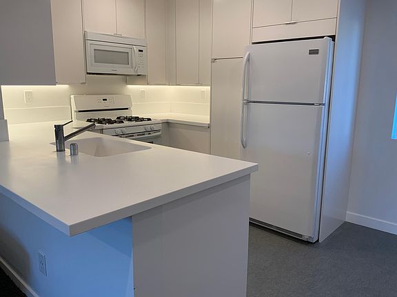 2nd image of 824 N Euclid Ave APT 4