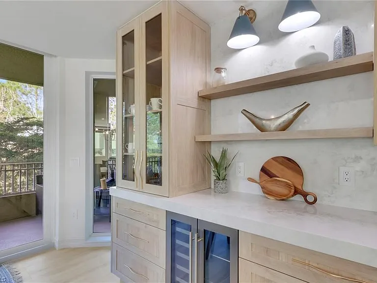 2728 Tiburon Blvd E #302 — Photo 12