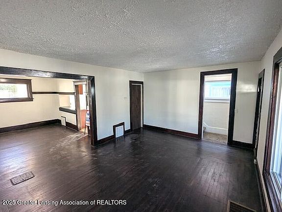 4th image of 1430 Massachusetts Ave