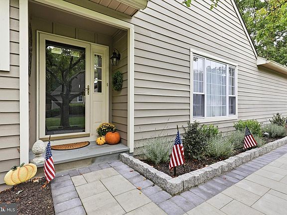 4th image of 280 Tulip Tree Ct