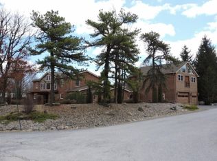 411 Clearview Dr, Long Pond, PA 18334