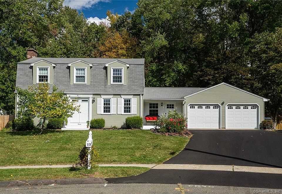 1st image of 13 Pilgrim Cir