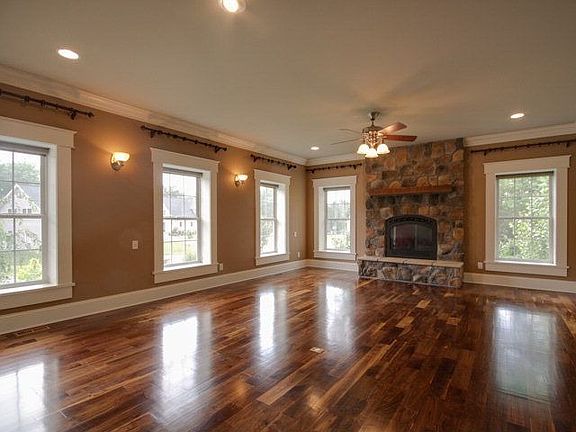 4th image of 1032 James Pl