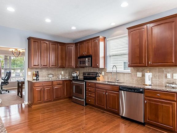 2nd image of 990 Carnoustie Cir