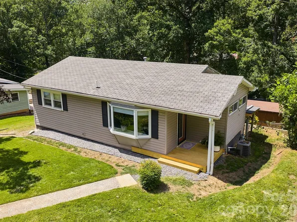 17 Azalea Rd, Arden, NC 28704