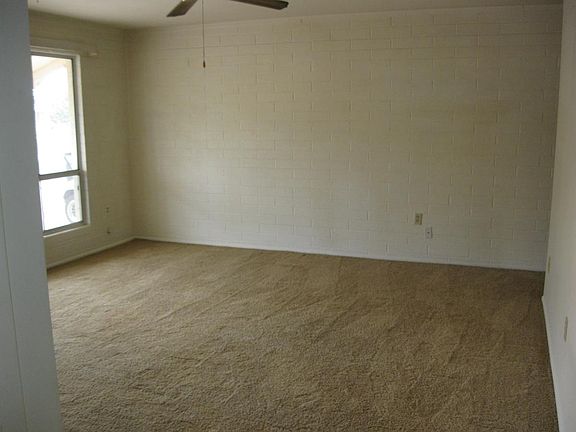 4th image of 10109 W Pinehurst Dr