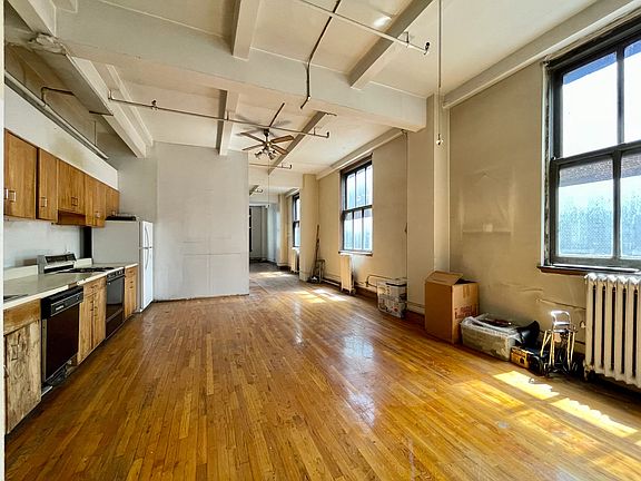 2nd image of 28 W 38th St APT 11E