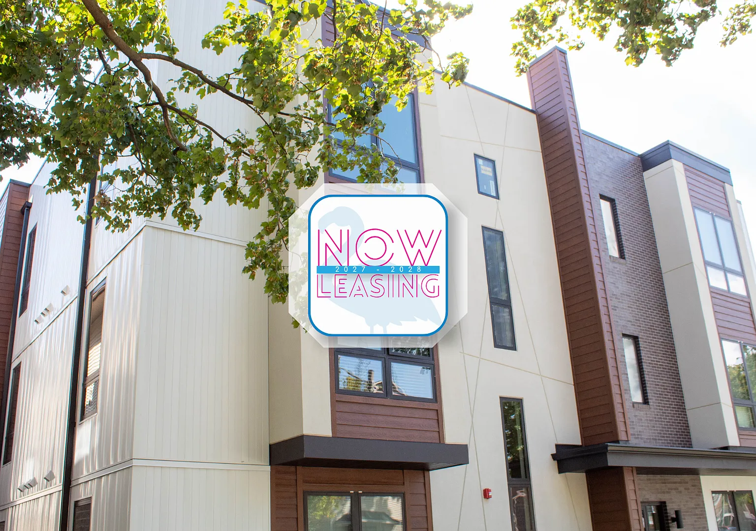 1009 W Stoughton — Photo 1