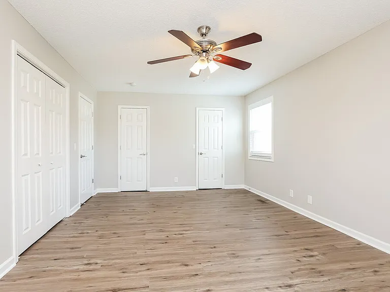 111 Dorchester Ct — Photo 11