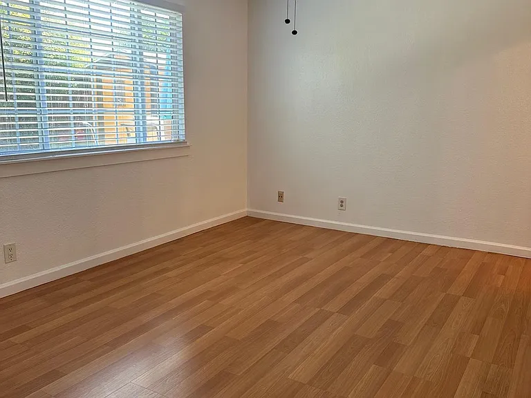 115 Azalea Ct — Photo 23