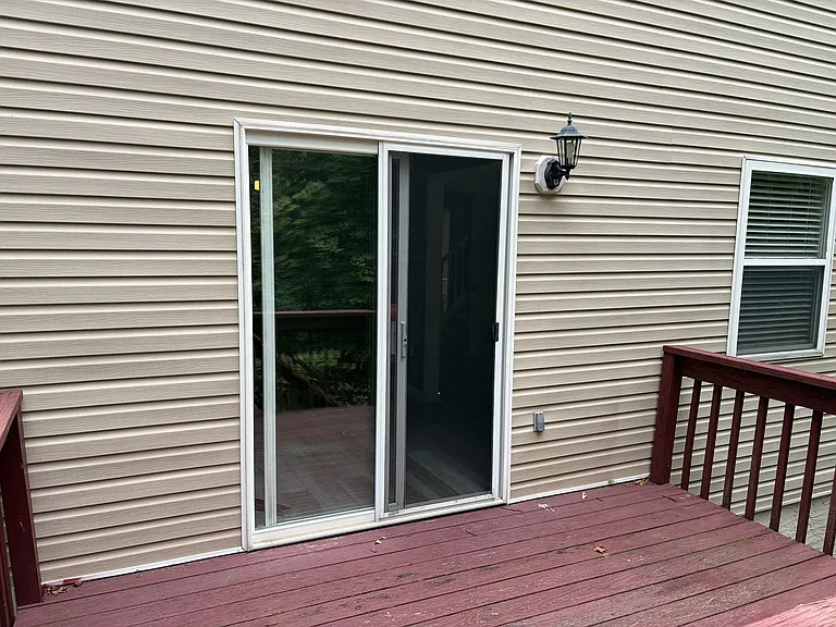 555 Upland St — Photo 35