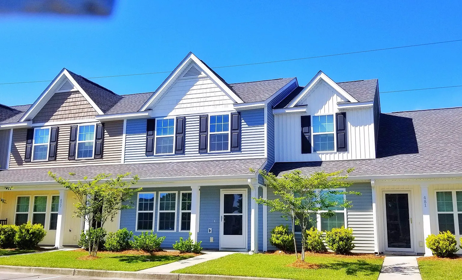 3 Bedroom, 2.5 Bath Townhome — Photo 1