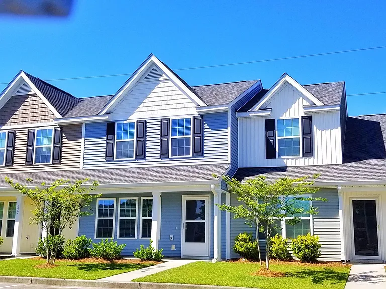 479 Truman Dr — Photo 1