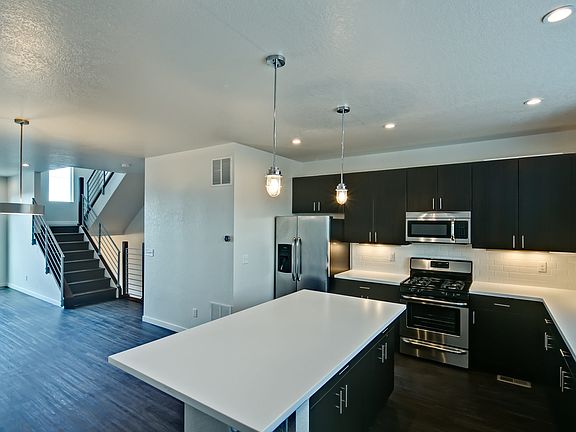 FLOOR PLAN 2 KITCHEN