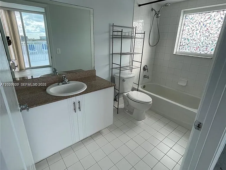 60 NW 37th Ave #400 — Photo 9