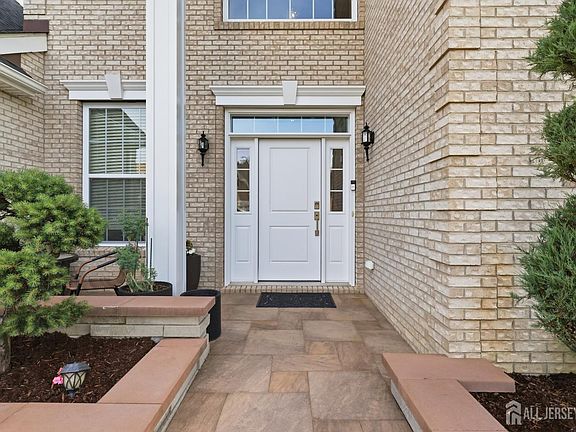 5th image of 19 Whistling Straits Dr