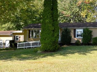 9843 Limeridge Rd, Mantua, OH 44255