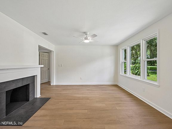 3rd image of 5834 HYDE GROVE Avenue