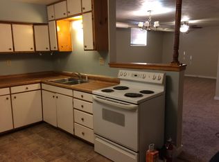 422 W 8th Ave APT 1, Emporia, KS 66801
