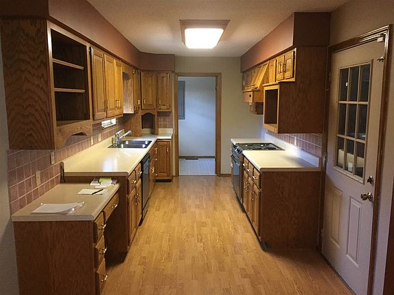 4th image of 2571 Fox Dr
