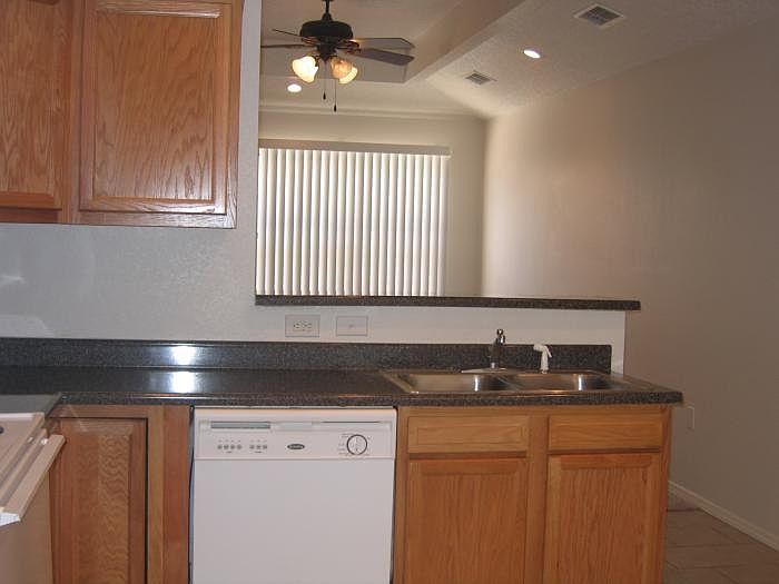 2nd image of 1813 N Dr Mlk Jr Blvd APT B