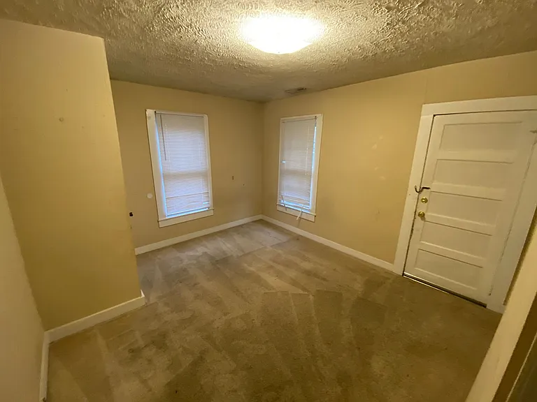 315 Brooks St — Photo 9