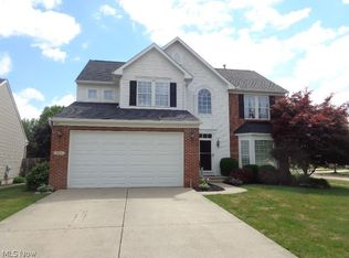 212 Sandstone Ridge Way, Berea, OH 44017