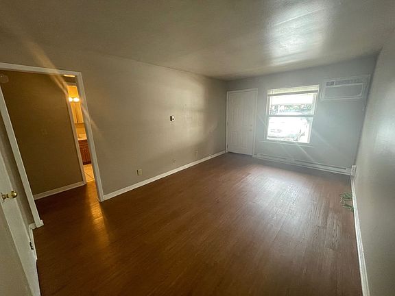 3rd image of 1190 Windsor Dr #1198-24