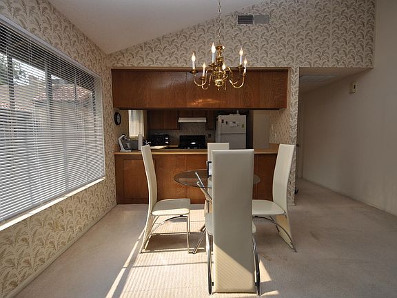 5th image of 245 Oak Leaf Dr #201