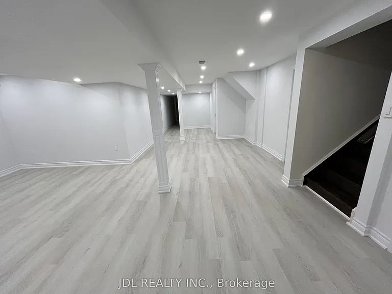 82 Puccini Dr — Photo 2