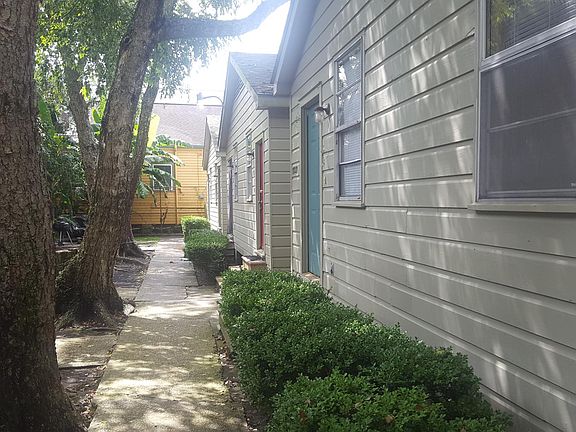3rd image of 7739 Oak St