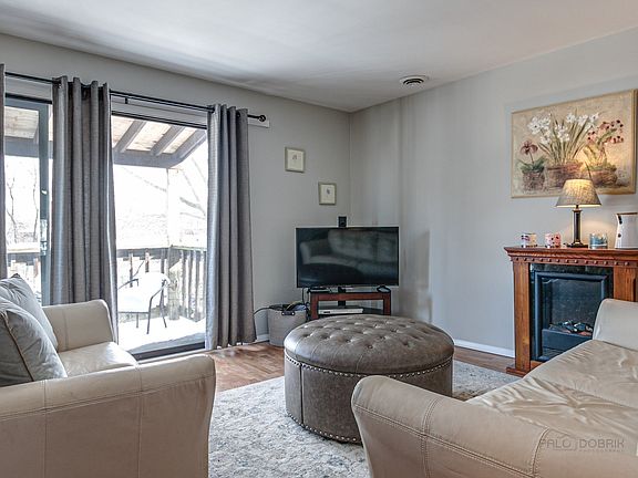 3rd image of 230 E Court Of Shorewood APT 5