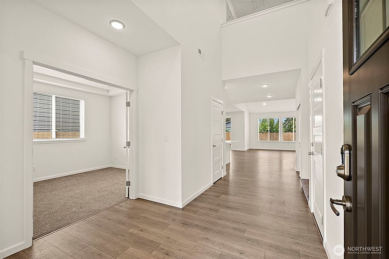 3rd image of 131 191st Street Ct E