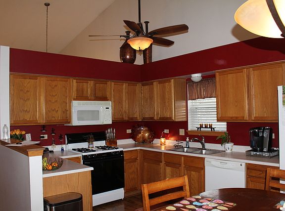 4th image of 1619 Whispering Oaks Dr