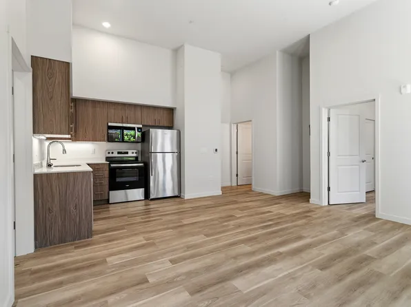 Evergreen Peak Apartments