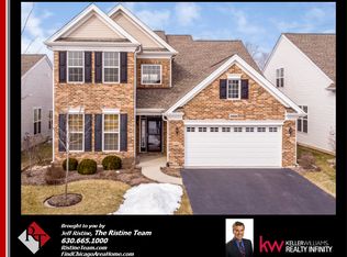 3884 Valhalla Dr, Elgin, IL 60124