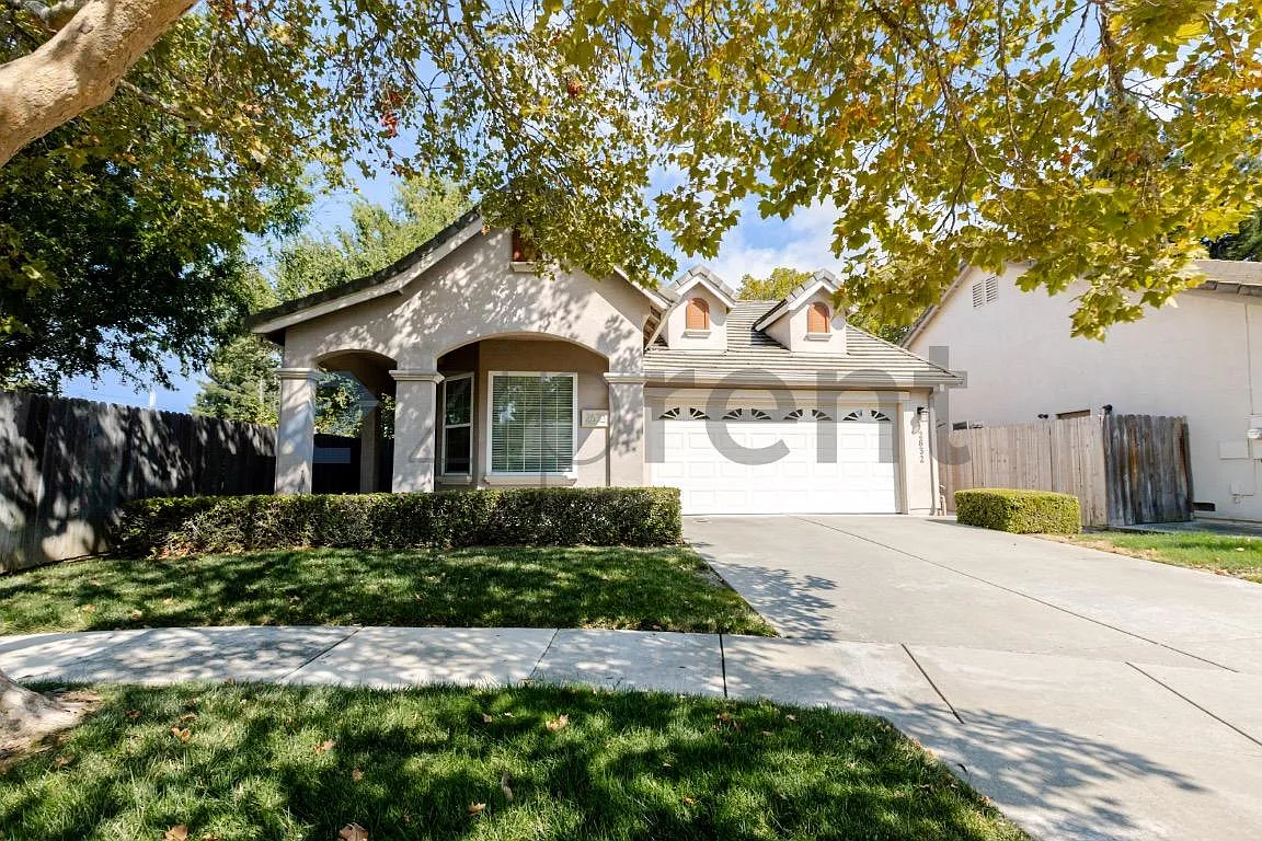 3 bed, 1314 sqft, $3,000 — Photo 2