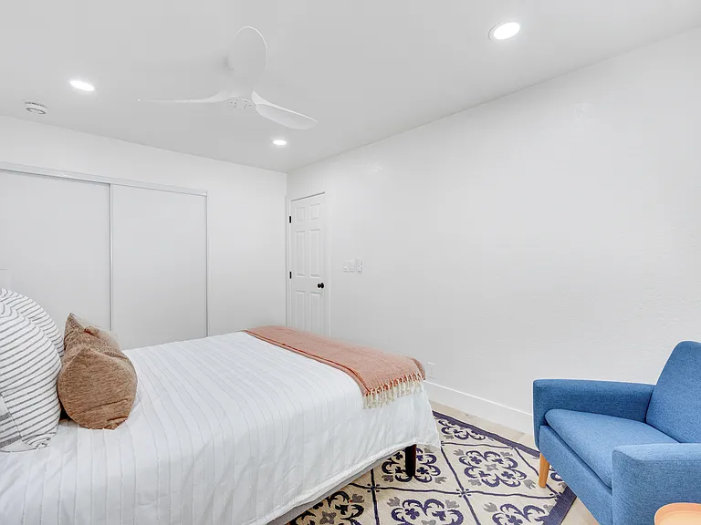 1075 Molino Ave #3 — Photo 41