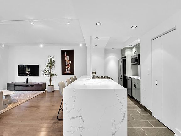 5th image of 199 Bowery APT 2D